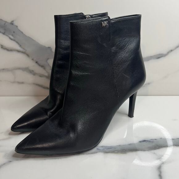 Michael Kors Black Leather Dorothy Flex Boots Sz 7.5 Pointed Toe Classic FLAW - Picture 4 of 8